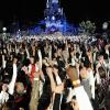 Stromae propose une flashmob sur sa chanson Alors on danse, pour l'association ELA, à Disneyland Paris (diffusé le 13 novembre 2010 sur TF1)