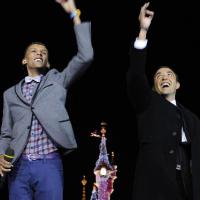 Découvrez Stromae et Nikos Aliagas danser en pleine nuit avec 1500 personnes !