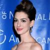 Anne Hathaway assiste au gala annuel du Muséum d'Histoires Naturelles de New York, jeudi 18 novembre.