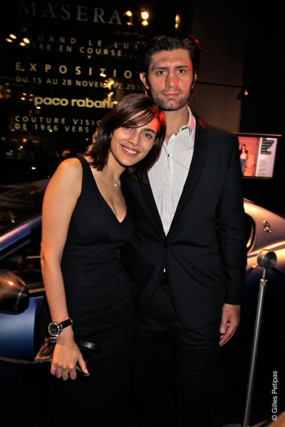 Caterina Murino et Pierre Rabadan au vernissage de l'exposition Maserati et Paco Rabanne, 17 novembre 2010