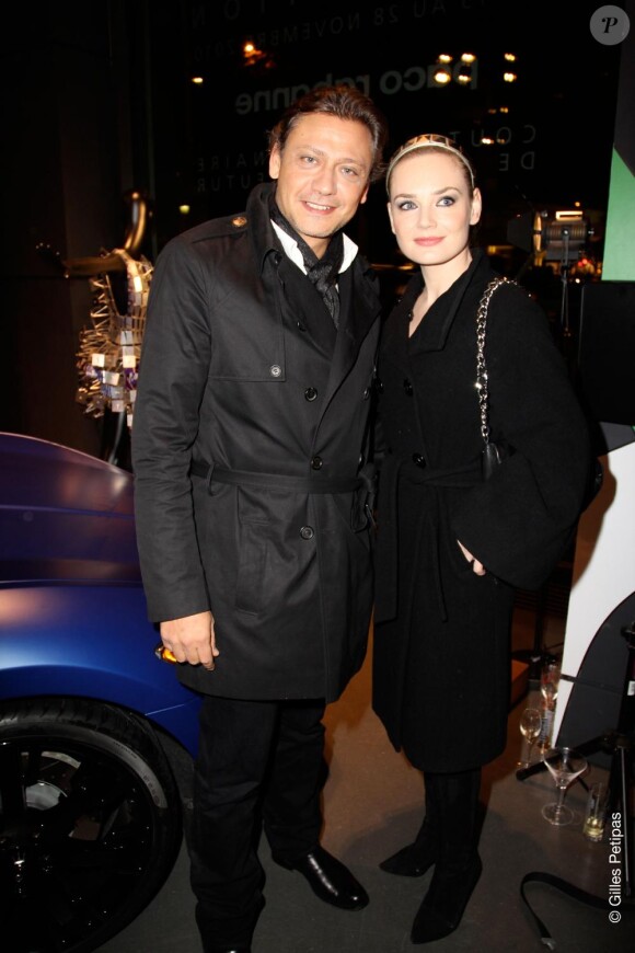 Valéry Zeitoun et Julie Judd au vernissage de l'exposition Maserati et Paco Rabanne, novembre 2010