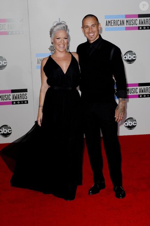 Pink et son mari Carey Hart à l'after-party des American Music Awards au Hollywood and Highland le 21 novembre 2010