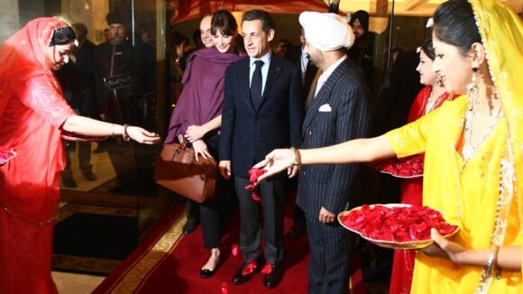 Sarkozy en Inde : Carla Bruni sublime la visite d'Etat en romance envoûtante !