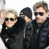 Johnny et Laeticia Hallyday, au lendemain du show surprise du rockeur à Montpellier avec M, retrouvaient des amis au Cap-Ferret, à l'occasion de l'anniversaire de Marie Poniatowski, belle-soeur de Marc Lavoine, également présent.