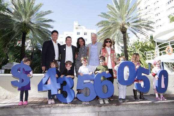 La Maison Montblanc, présente à Art Basel Miami, a remis en présence de Susan Sarandon, le 4 décembre sur la plage du Raleigh Hotel, un chèque de  4 356 050 dollars à l'Unicef pour son opération caritative