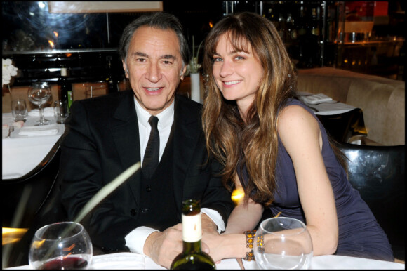 Richard Berry et son amie Pascale au restaurant Gioia, au VIP Room, le 7 décembre 2010. Présentation du dernier bijou d'Edouard Nahum.