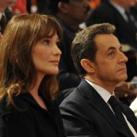 Nicolas Sarkozy : Tactile avec sa Carlita qu'il câline en catimini !