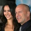 Bruce Willis et Emma Heming sur le tapis rouge de Surrogates à Los Angeles le 24 septembre 2009