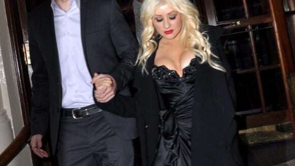 Christina Aguilera en couple avec son nouvel amour à la première de Burlesque !