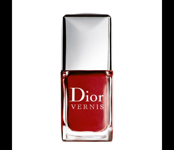 Vernis rouge de Dior.