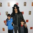 Slash et ses enfants à l'inauguration du zoo nocturne à Los Angeles, le 15 décembre 2010.