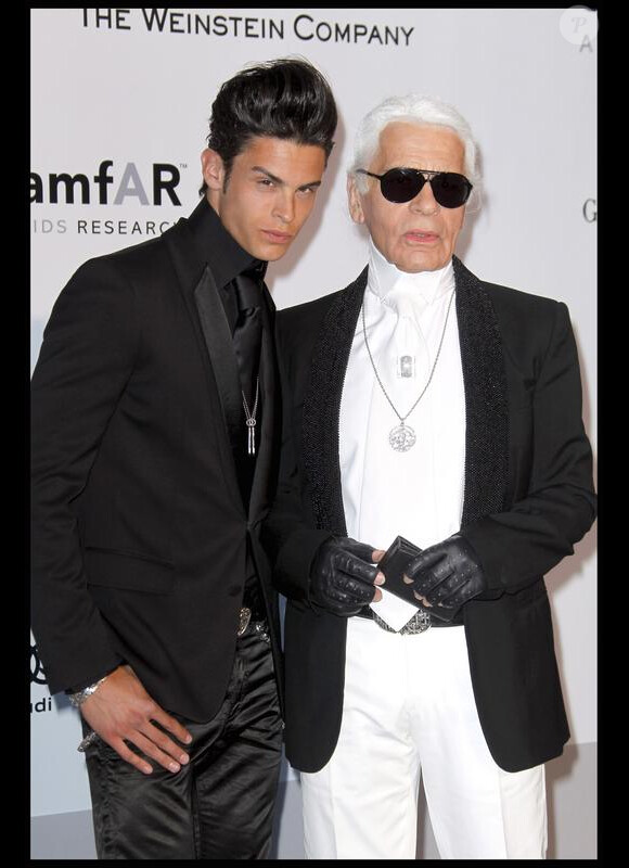 Karl Lagerfeld et Baptiste Giabiconi à Cannes, le 25 mai 2010.