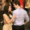 Élan de tendresse pour les deux acteurs Robert Pattinson et Kristen Stewart sur le tournage de Twilight - Chapitre 4 : Révélation - 1e partie de Bill Condon