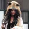 Vanessa Hudgens aves son chapeau "tête de renard" à Los Angeles, le 18 décembre 2010.