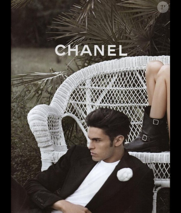 Freja Beha et Baptiste Giabiconi pour la campagne printemps-été 2011 de Chanel.
