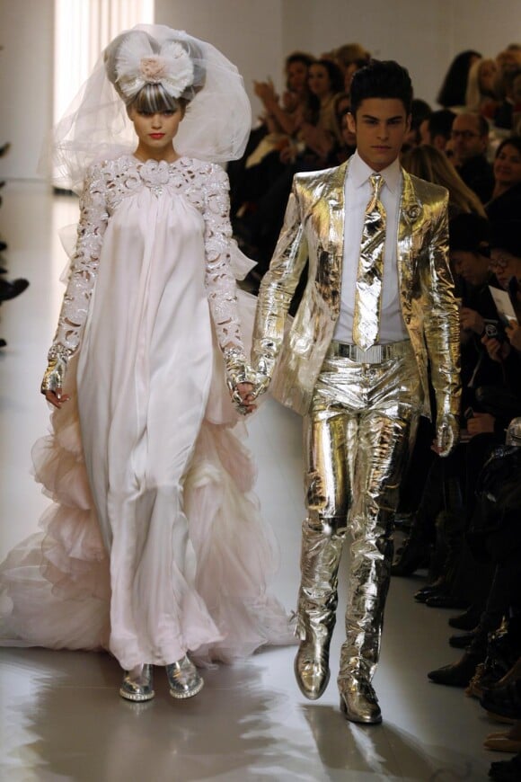 Baptiste  Giabiconi et Abbey Lee Kershaw au défilé Chanel printemps-été 2010 à Paris, le 26 janvier 2010.