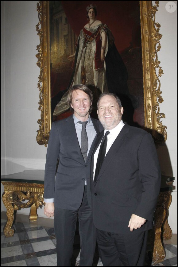 Tom Hooper et Harvey Weinstein à la réception organisée à la résidence privée de l'Ambassadeur de Grande-Bretagne, à Paris, après la projection du Discours d'un Roi. 4/01/2011