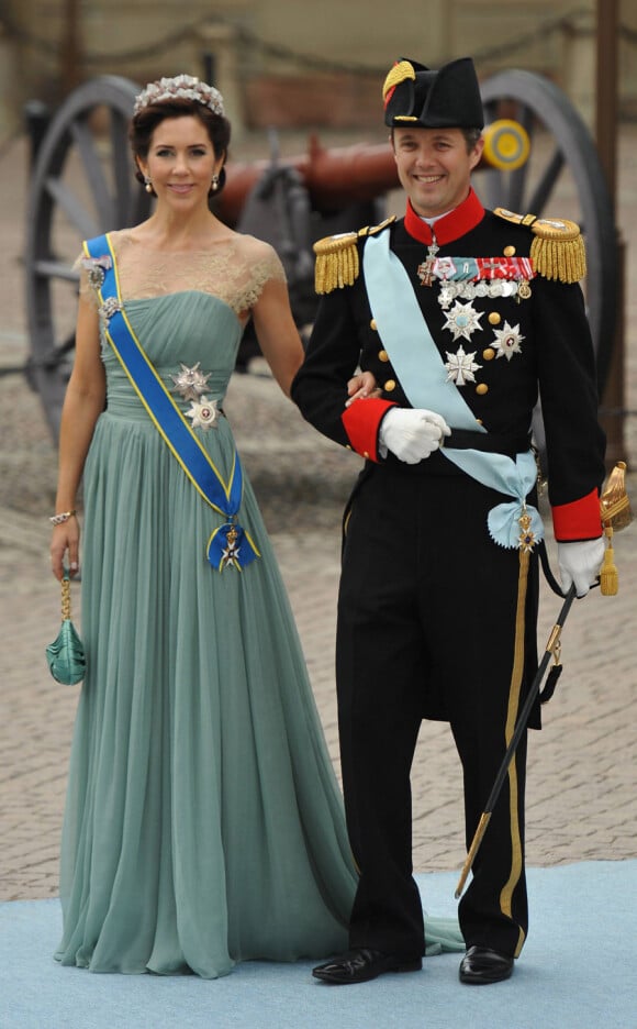 Mary et Frederik de Danemark lors du mariage de la princesse de Suède Victoria en juin 2010