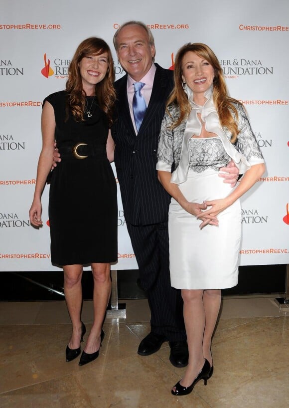 L'actrice Jane Seymour, entourée de sa fille, Katie Flynn et de son dernier époux, le réalisateur James Keach. Véritable modèle de famille recomposée!