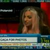 Lady Gaga dévoile les prototypes du Polaroid Grey Label dont elle est la directrice Artistique. Ici en interview sur CNBC à l'occasion du salon Consumer Electronics Show (CES) à Las Vegas, le 7 janvier 2011