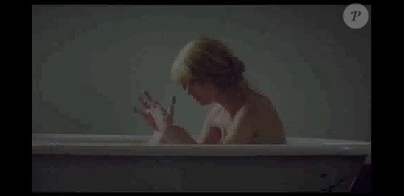 Taylor Swift dévoile le clip de son single Back in December, extrait de l'album Speak Now paru en octobre.
