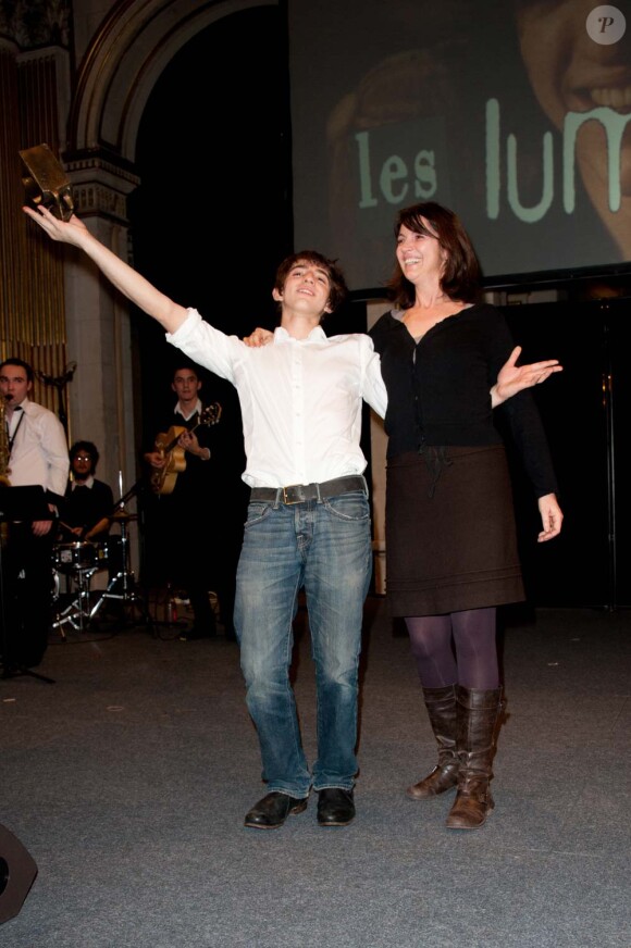 Prix Lumières 2010, le 14 janvier à Paris : Zabou Breitman et son fils Antonin Chalon, prix du meilleur espoir masculin