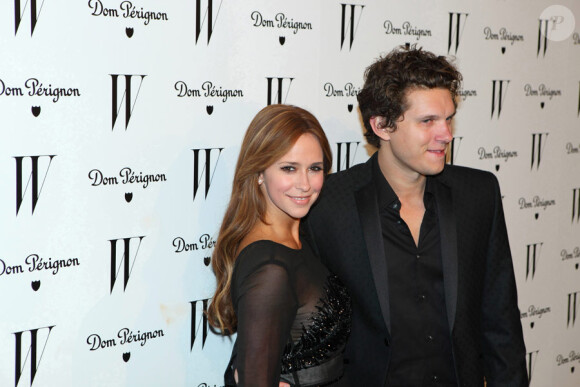 Jennifer Love Hewitt et son boyfriend Alex Beh à la soirée W organisée pour les Golden Globes, le 14 janvier 2011
