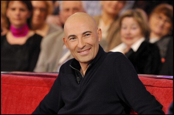 Nicolas Canteloup est l'invité de Vivement dimanche, présenté par Michel Drucker, mercredi 26 janvier (diffusion prévue le dimanche 30 janvier).