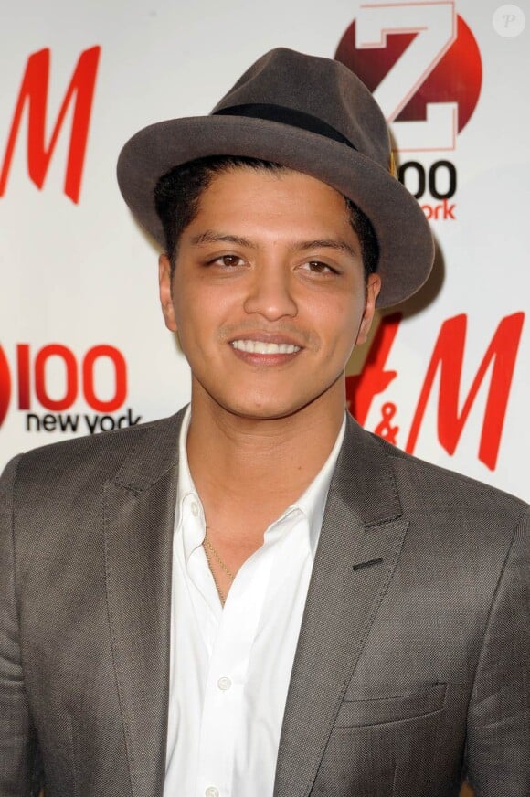 Arrêté en septembre 2010 en possession de cocaïne, la révélation musicale américaine Bruno Mars a négocié un arrangement avantageux pour se tirer d'affaire...