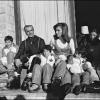 Farah Diba, son époux le shah d'Iran et leurs enfants Reza, Ali, Leila et Farahnaz. 1973