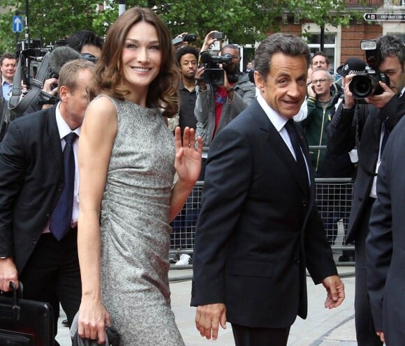 Carla Bruni et Nicolas Sarkozy à Londres, le 18 juin 2010.