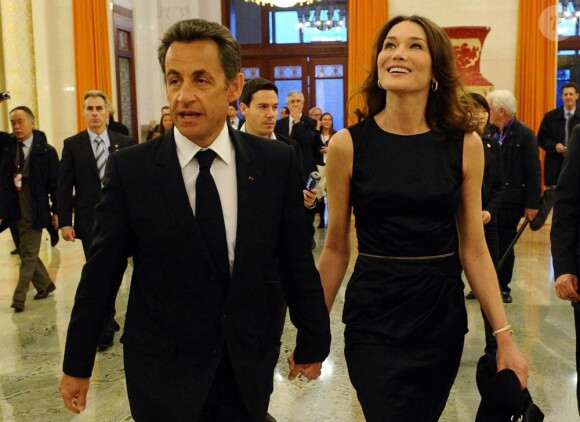 Carla Bruni et Nicolas Sarkozy très complices en Chine, le 28 avril 2010.