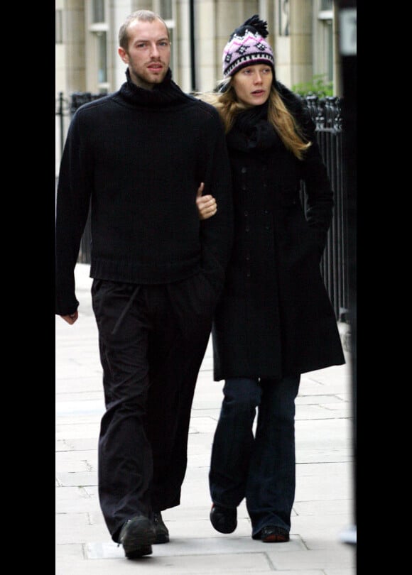 Gwyneth Paltrow et Chris Martin se promènent à Londres en 2003