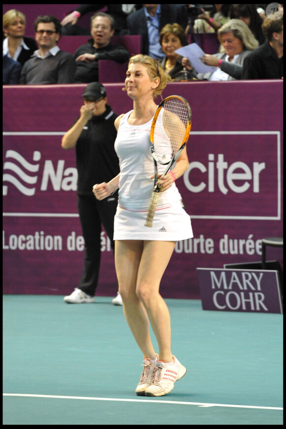 Michèle Laroque lors de la soirée caritative Amélie organisée par Amélie Mauresmo pour l'Institut Curie au stade Coubertin, le 7 février 2011