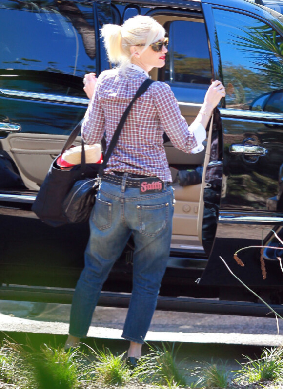 Gwen Stefani emmène son petit Kingston voir le Super Bow (6 février 2011à L.A.)