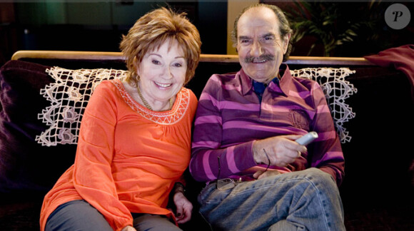 Marion Game (Huguette) et Gérard Hernandez (Raymond) dans Scènes de ménages