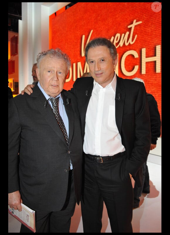 Philippe Bouvard et Michel Drucker sur le plateau de l'émission Vivement Dimanche, diffusée le 20 février 2011.