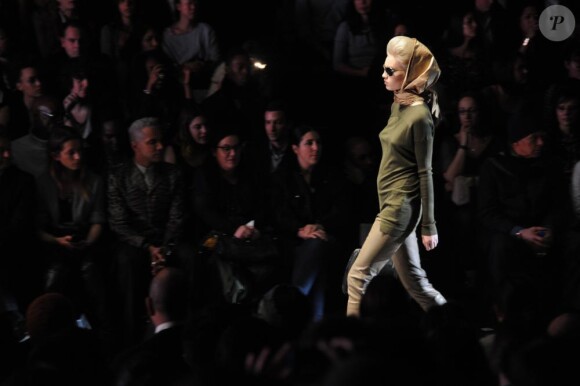 Taryn Manning au défilé L.A.M.B durant la Fashion Week de New York, le 17 février 2011.