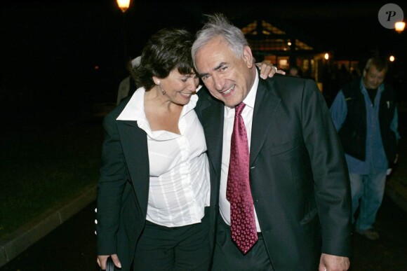 Anne Sinclair et Dominique Strauss-Kahn en juin 2007, à Sarcelles.