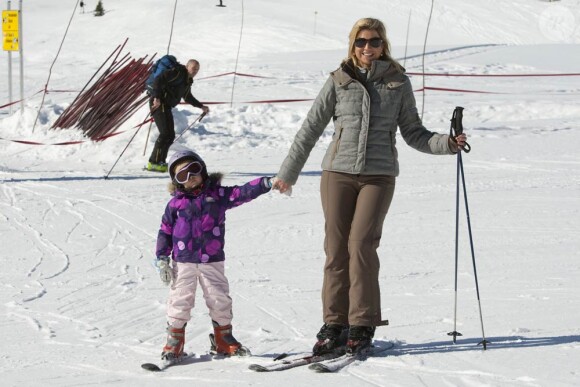 La famille royale des Pays-Bas au grand complet a rejoint les pistes de sa station de prédilection, à Lech, en Autriche, pour les vacances de février 2011. Samedi 19, tous ont pris la pose !