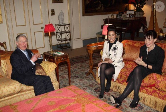 Le 22 février 2011, Cheryl Cole était reçue pour le thé à Clarence House afin de présenter au prince Charles sa Cheryl Cole Fondation, destinée à soutenir le programme caritatif du prince, le Prince's Trust.