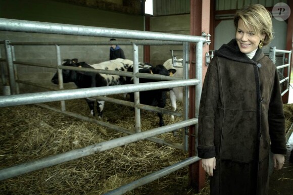 Tandis que le Salon de l'Agriculture bat son plein à paris, la princesse Mathilde de Belgique visite, en Wallonie, des exploitations agricoles, le 24 février 2011.