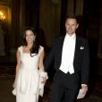 Le 24 février 2011, à Stockholm, le couple royal recevait à dîner quelques 150 convives, en présence du couple héritier Victoria et Daniel de Suède. Le tennisman Robin Söderling et sa superbe fiancée Jenni (photo) étaient invités. 