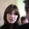 Carla Bruni-Sarkozy, lors de la visite d'un hôpital, le 15 décembre 2010 à Garches, près de Paris.