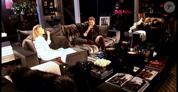 Johnny Hallyday a évoqué sa relation avec Jean-Claude Camus lors de son entretien avec Claire Chazal, dans le JT de 20 heures de TF1, dimanche 27 février.