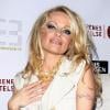 Mardi 1er mars, Pamela Anderson se rendant dans un appartement de  Hollywood pour s'entretenir avec les médias danois, et évoquer sa  lutte contre la fourrure animale.