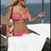 Shauna Sand, qui vient d'annoncer son divorce, parade sur une plage de Miami, le 28 février 2011.