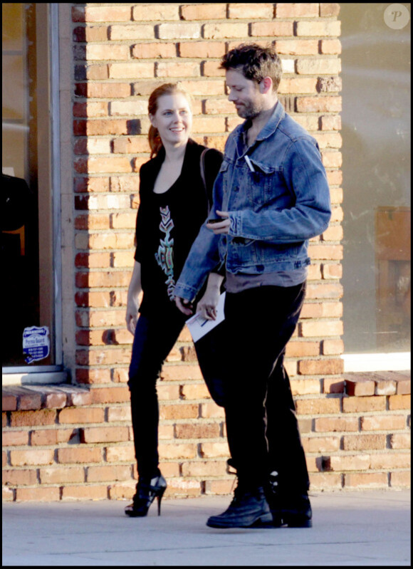 Amy Adams et son fiancé Darren Le Gallo visitent les magasins de piano de Los Angeles, après avoir déjeuné ensemble le 1er mars 2011