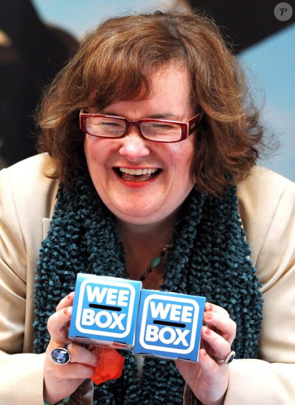 Susan Boyle lance l'opération Wee Box, à Glasgow, le 9 mars 2011