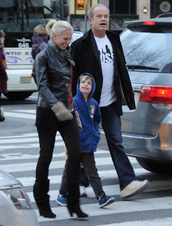 Kelsey Grammer avec son fils Jude, et sa nouvelle femme Katye Walsh, le 3 mars 2011 à New York